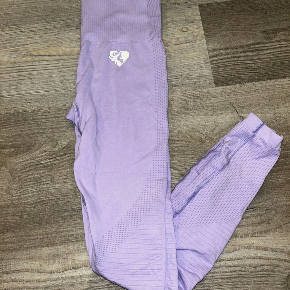 Seamless Set
High-Waist Leggings and bra